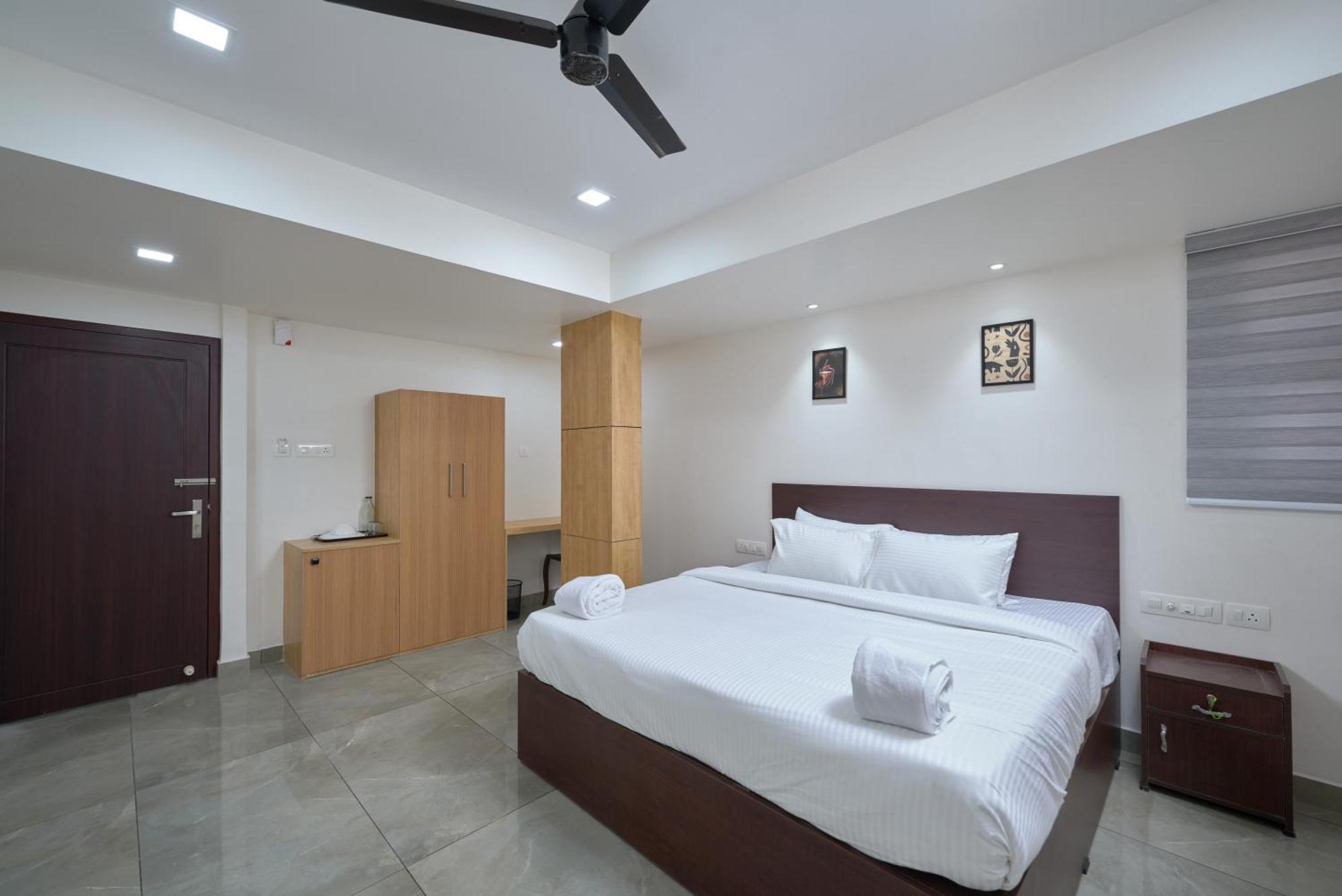 Reach Inn Kochi Exterior foto