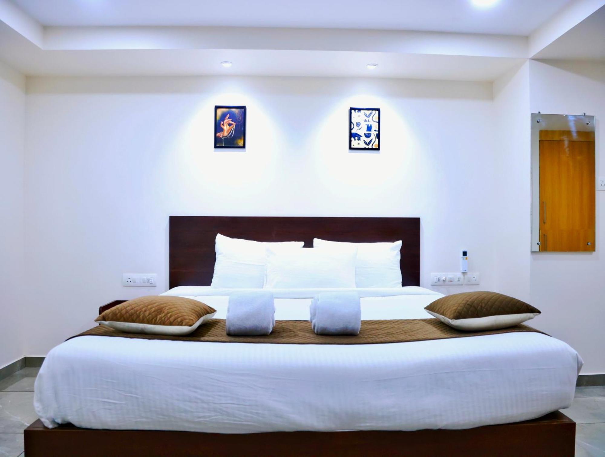 Reach Inn Kochi Exterior foto