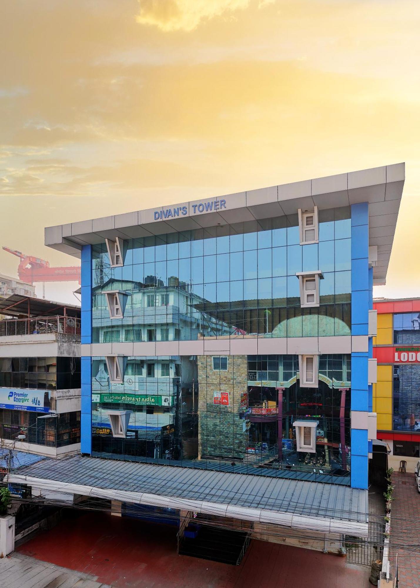 Reach Inn Kochi Exterior foto